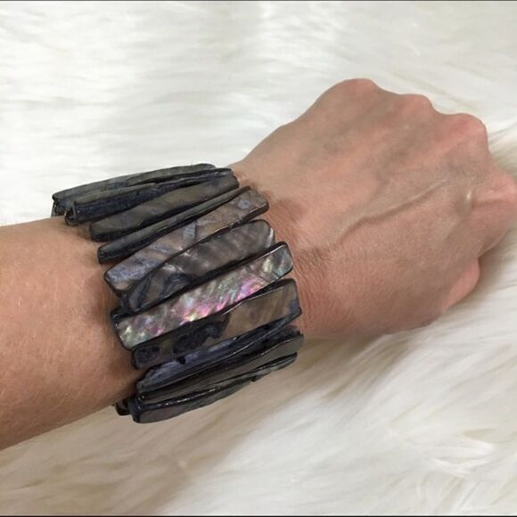 Exotic Beach Shell Bracelet - Picture 2 of 4